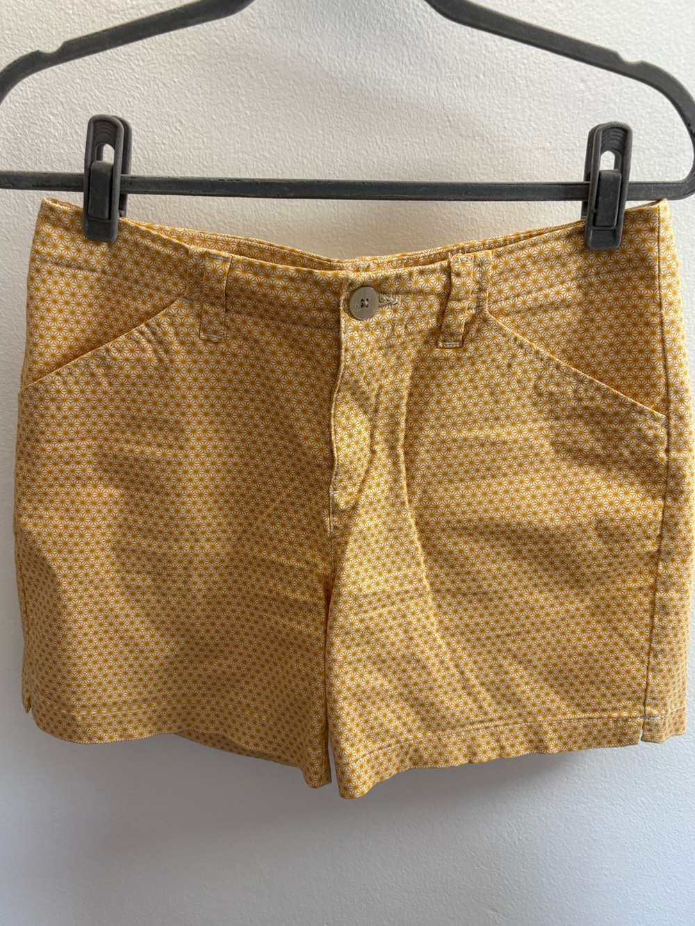Lee Regular Fit Mid Rise Yellow Shorts 6
